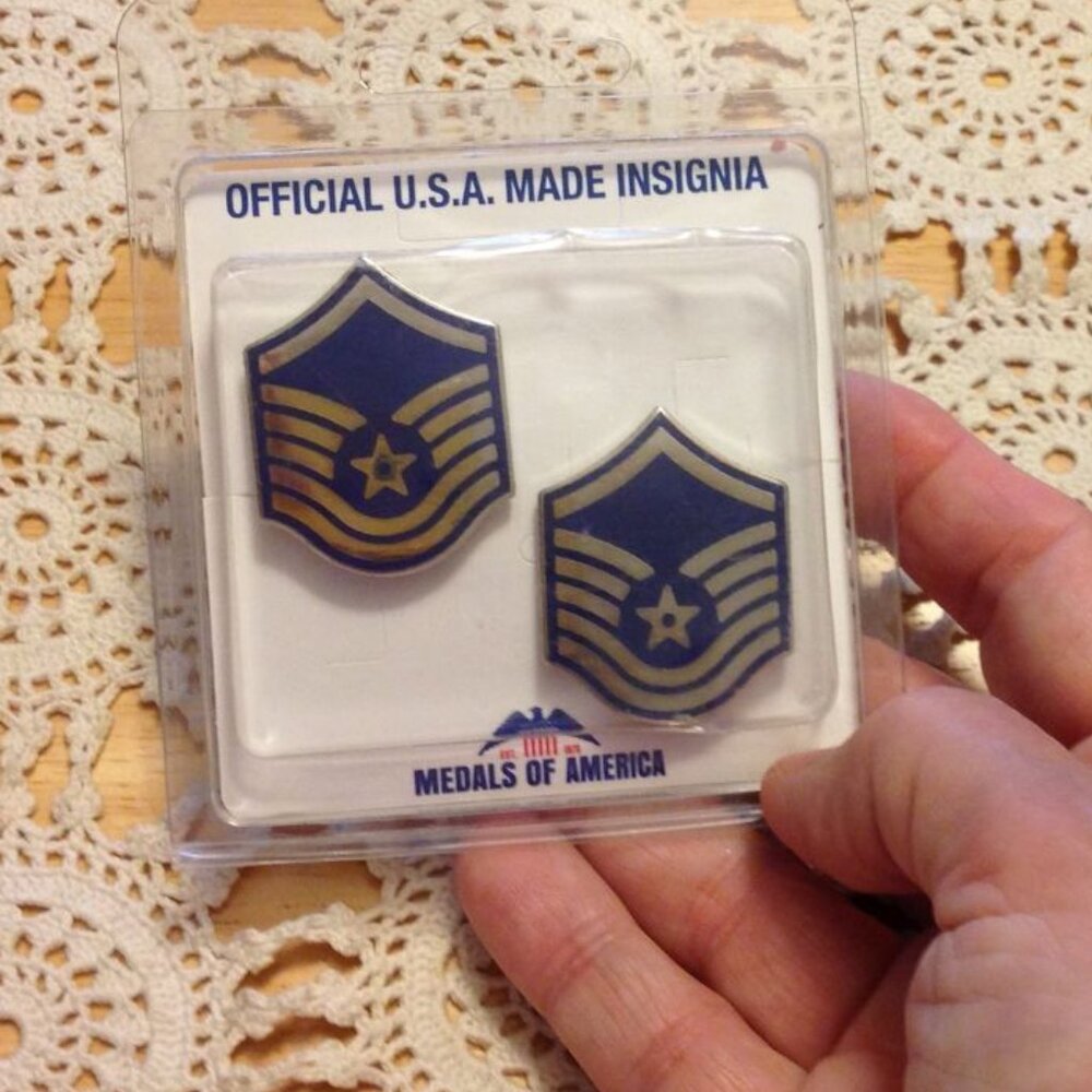 Medals of America cold war commemorative ribbon.
